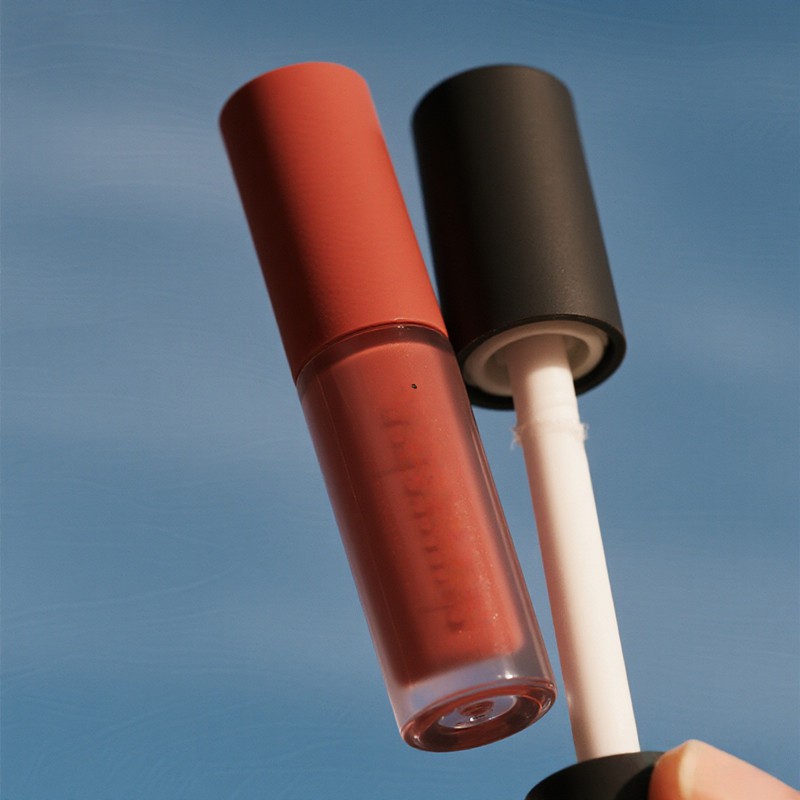 Lesk na pery s kozmetickým prísunom