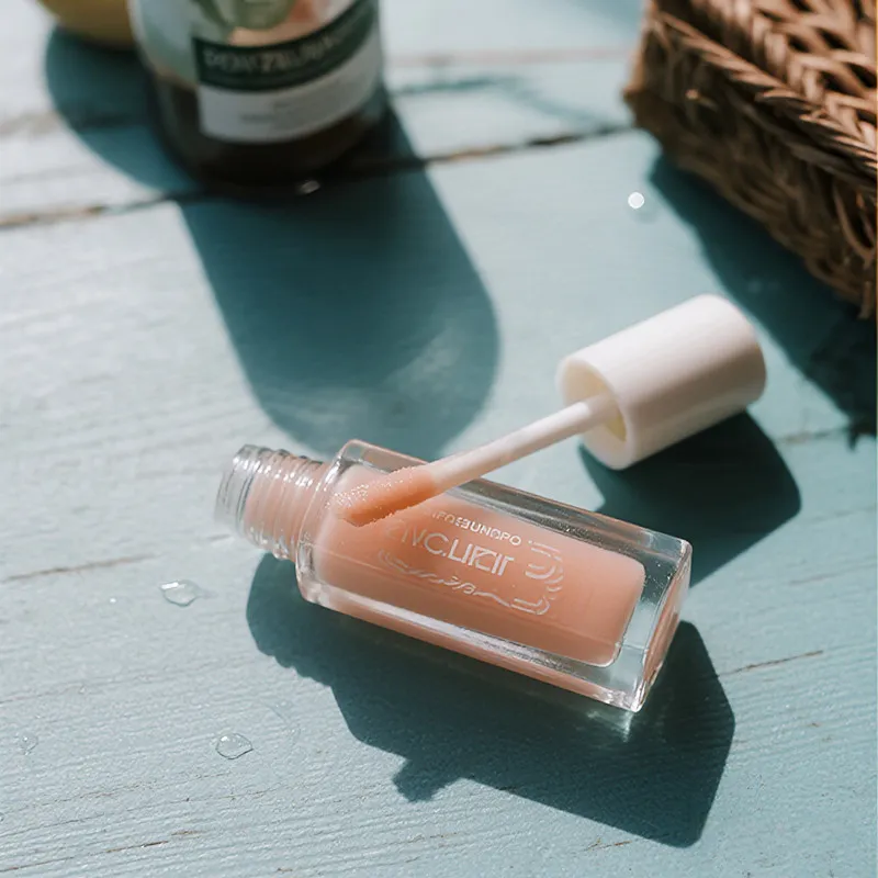 Čistý lesk na pery vo veľkom